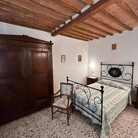 Camere Gozzante Pienza Bagian luar foto