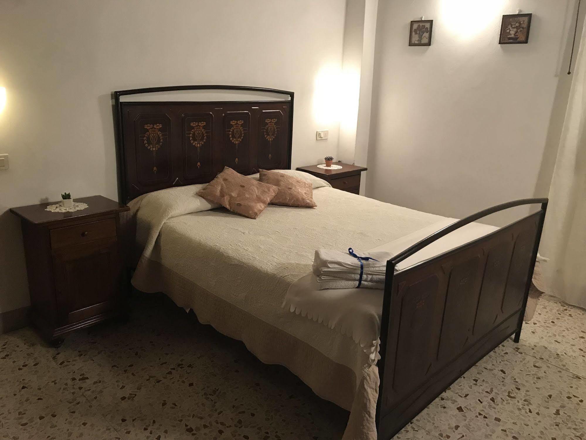 Camere Gozzante Pienza Bagian luar foto